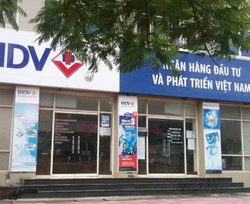 Ngân hàng BIDV bị "khủng bố" bằng chất thải